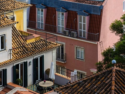 Some houses in a neighborhood